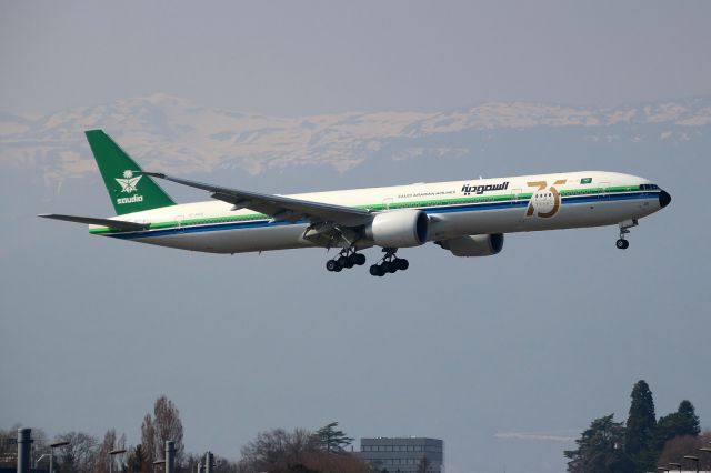 BOEING 777-300ER (HZ-AK28)