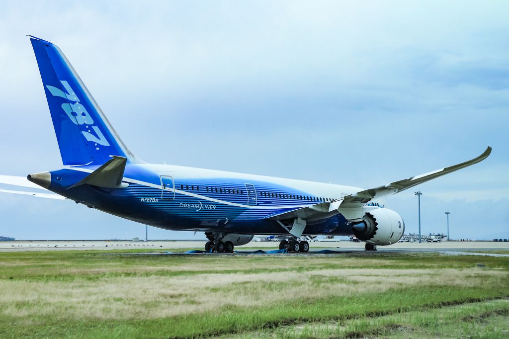 Boeing 787-8 (N787BA)