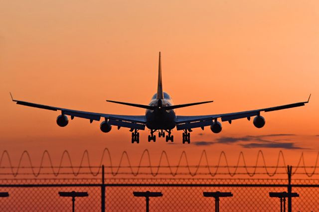 Boeing 747-400 (G-CIVC)