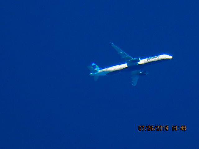 Airbus A321 (N980JT)