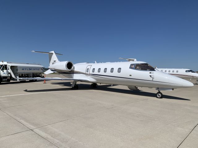 Learjet 60 (N154AK)