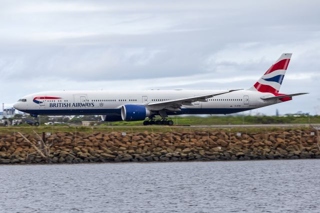 BOEING 777-300ER (G-STBI) - British Airways (G-STBI) Boeing 777-336(ER) departing Sydney Airport