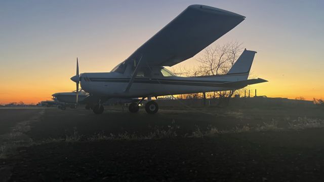 N94006 — - Flight ramp at DYL