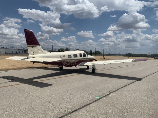 Piper Saratoga (N952DA)