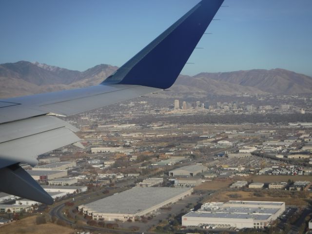 Embraer 175 (N286SY) - downtown Salt Lake City, Utah