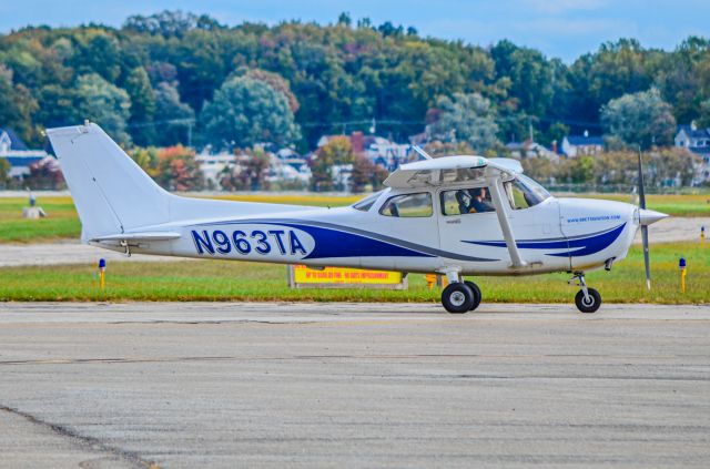 Cessna Skyhawk (N963TA)