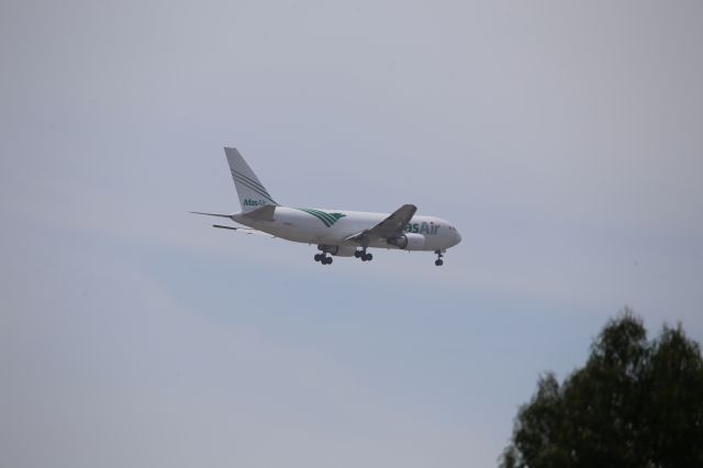 BOEING 767-200 (N773AX)