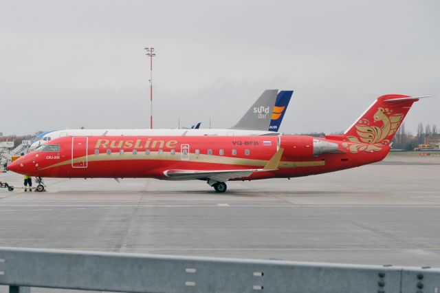 Canadair Regional Jet CRJ-200 (VQ-BFB)