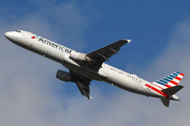Airbus A321 (N197UW)