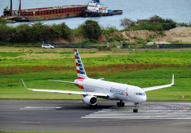 Boeing 757-200 (N176AA)