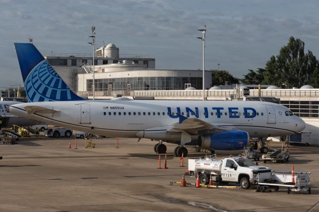 Airbus A319 (N855UA) - 12th August, 2024: Seen parked at Gate B14 a Reagan National Airport in Washington DC prior to departing for Houston as flight UA 643. 