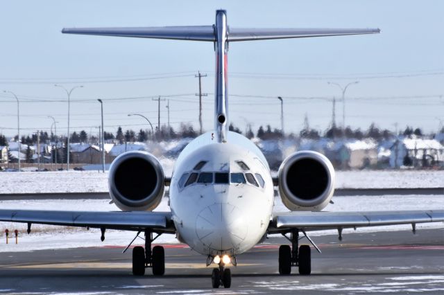 Boeing 717-200 (N954AT) - Delta Air Lines Boeing 717-2BD arriving at YYC on Jan 20.