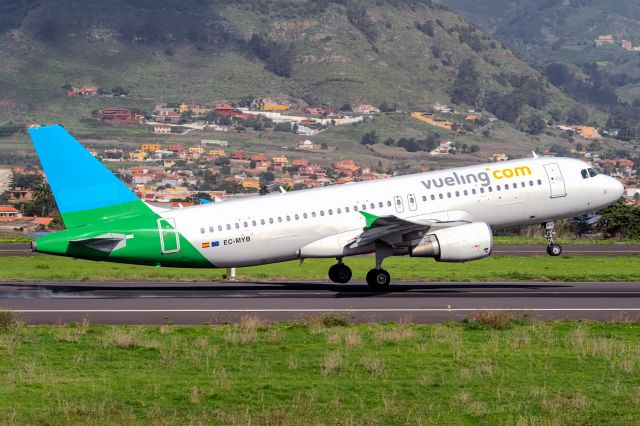 Airbus A320 (EC-MYB)