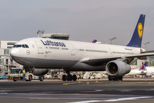 Airbus A330-300 (D-AIKA) - D-AIKA Lufthansa Airbus A330-343 @ Frankfurt Rhein-Main International (FRA / EDDF) / 02.09.2016