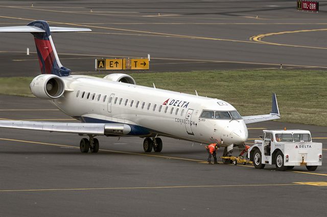 Canadair Regional Jet CRJ-700 (N631SK) - 8th Dec., 2014