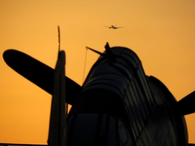 BOEING 777-300ER — - Korean 77W lifting out of KLAX taken from proud bird, with an older war bird below.