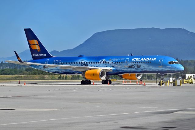 Boeing 757-200 (TF-FIR)
