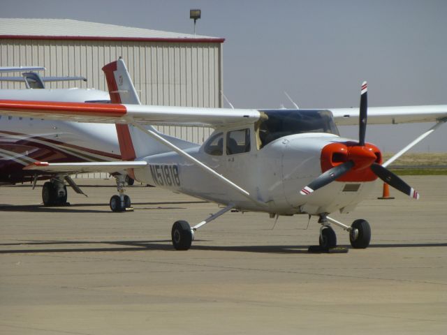 Cessna Skylane (N51818)