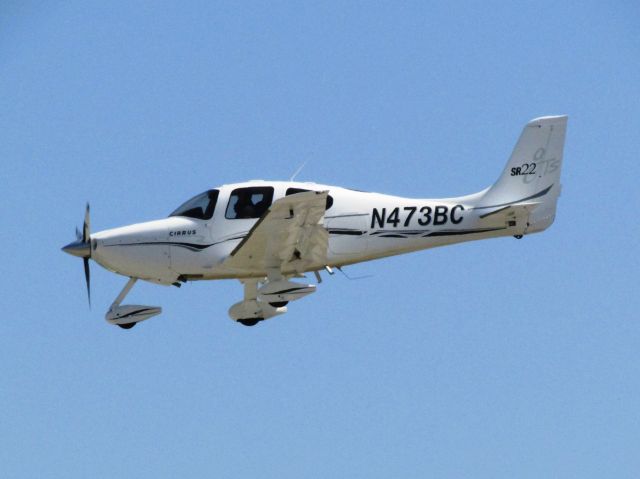 Cirrus SR-22 (N473BC) - Landing RWY 30