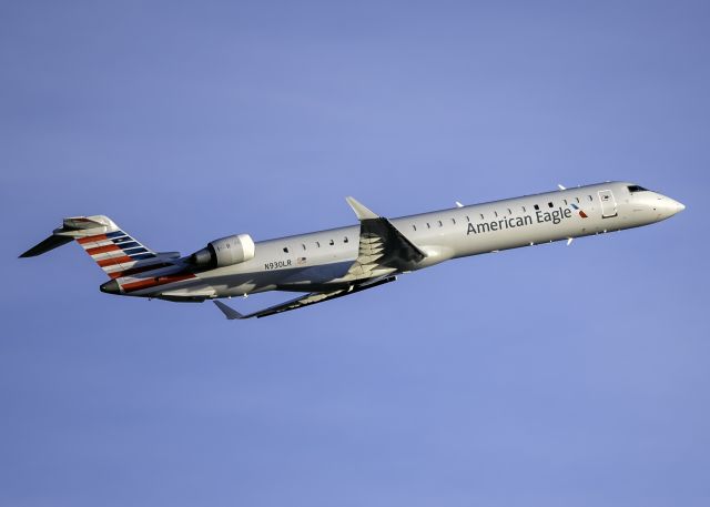 Canadair Regional Jet CRJ-900 (N930LR)