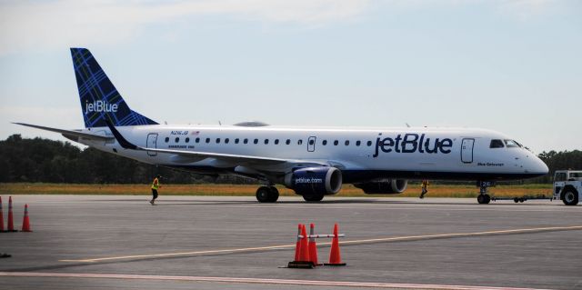 Embraer ERJ-190 (N216JB)