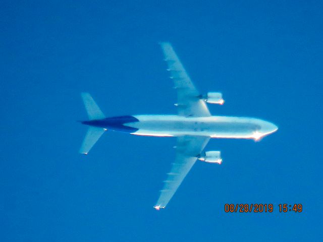 Airbus A300F4-600 (N688FE)