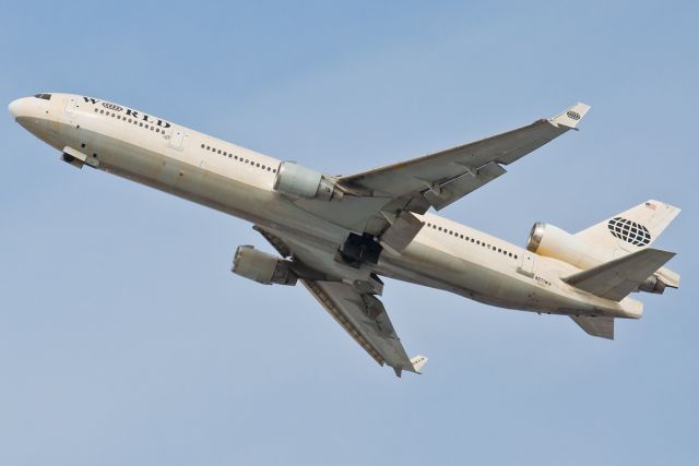 Boeing MD-11 (N271WA) - 33L launch of World 8510 heavy back up to BGR