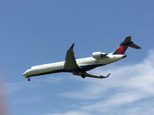 Canadair Regional Jet CRJ-700 —