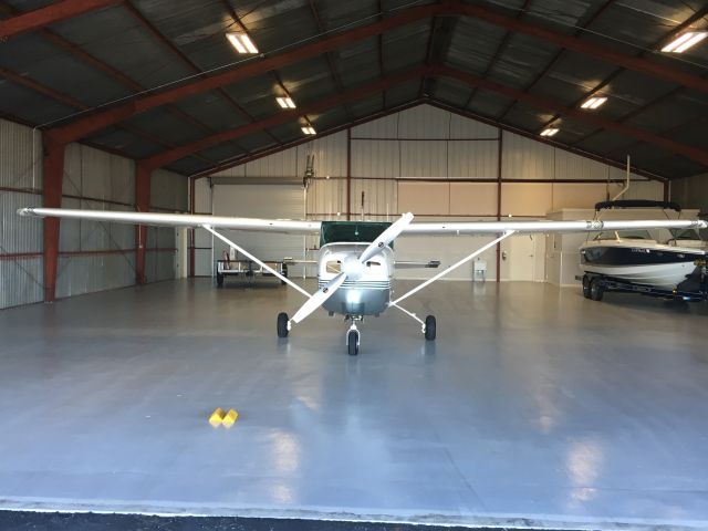 Cessna Centurion (N404BN) - In the hanger KDTN Airport