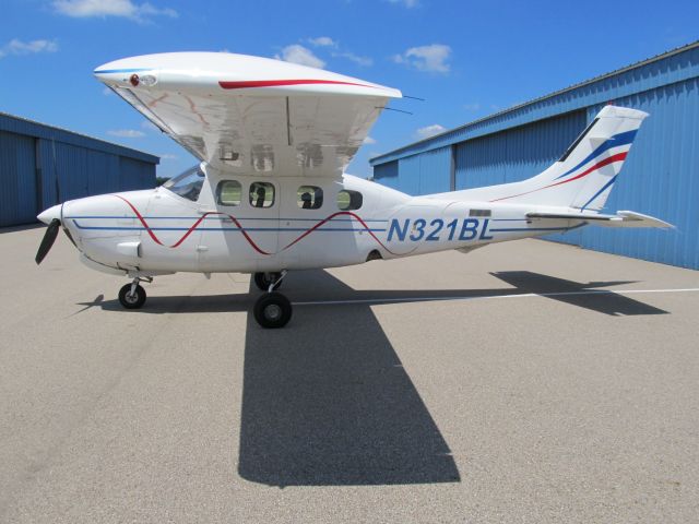 Cessna P210 Pressurized Centurion (N321BL)