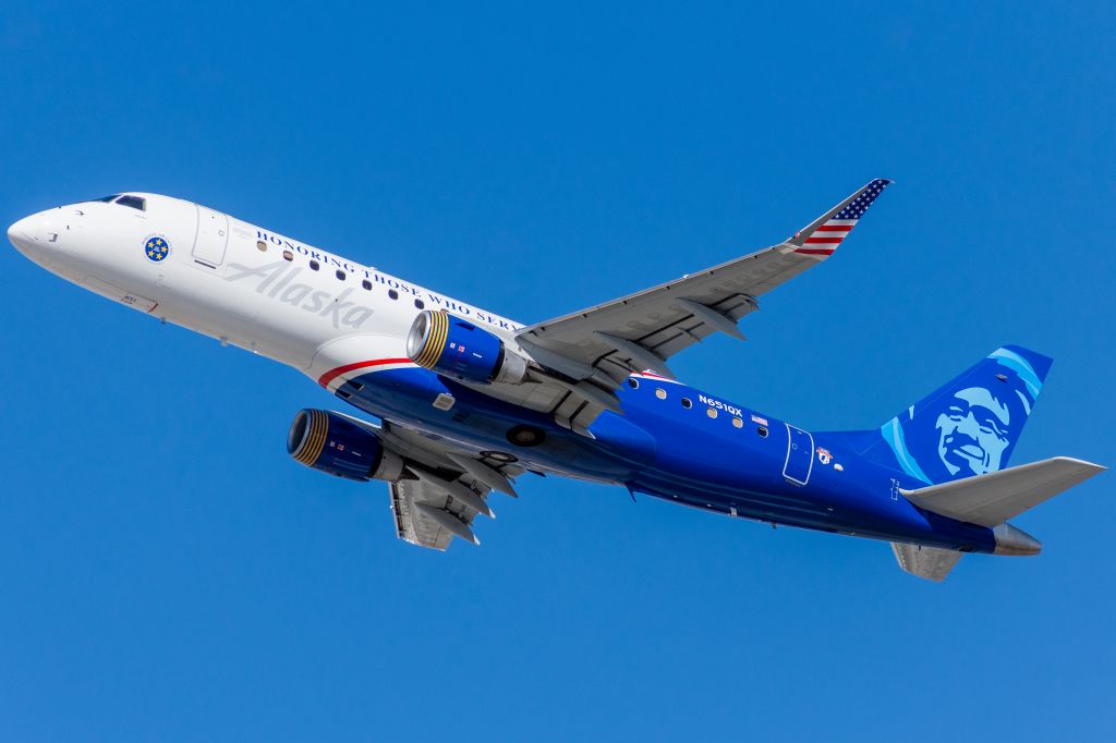 Embraer 175 (N651QX) - Horizon 2442 in the Honoring Those Who Serve livery departing 16L for its return flight to Seattle