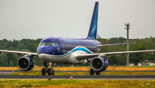 Airbus A319 (4K-AZ04)