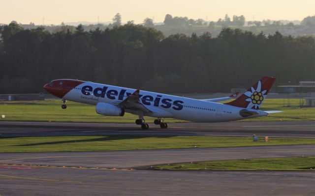 Airbus A330-300 (HB-JHR)