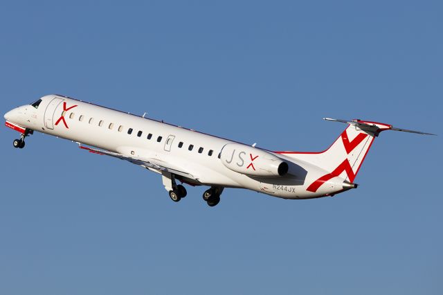 Embraer ERJ-145 (N244JX)