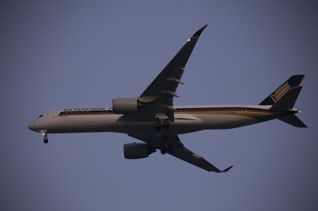 Airbus A350-900 (9V-SGD)