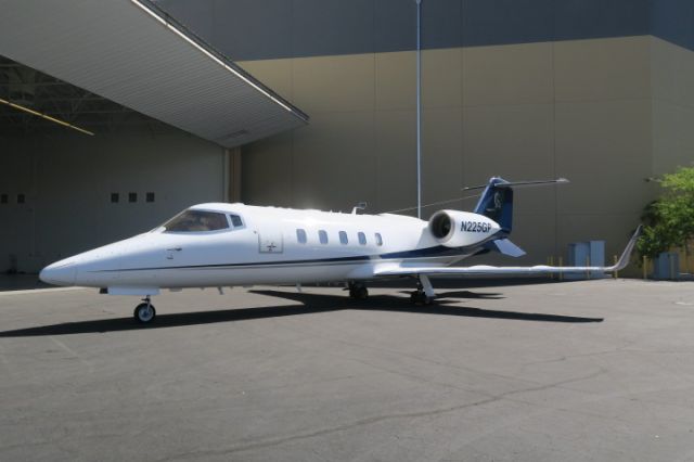 Learjet 60 (N225GP)