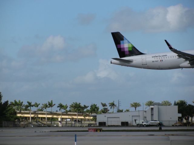 Airbus A320 (XA-VLF)