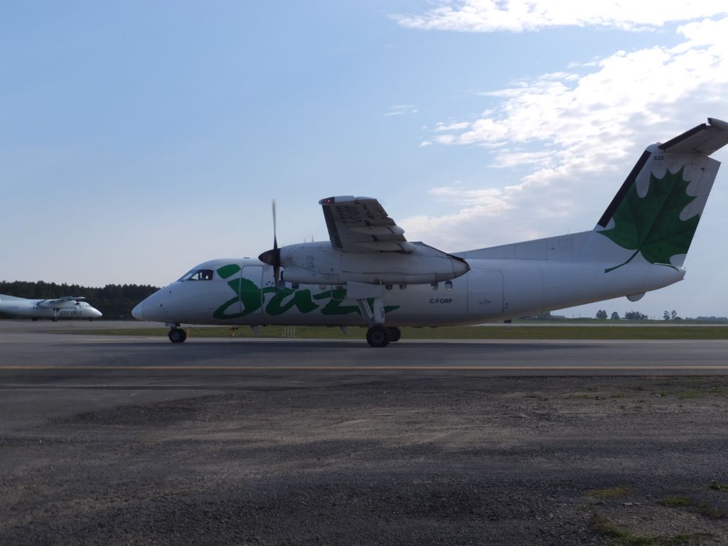 de Havilland Dash 8-100 (C-FGRP)