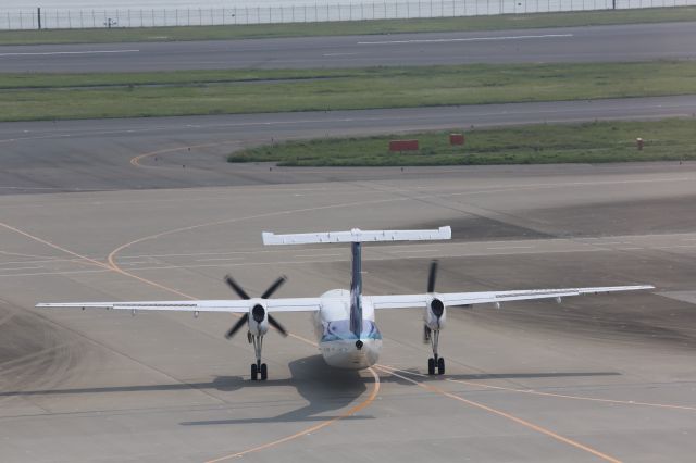 de Havilland Dash 8-300 (JA802K)