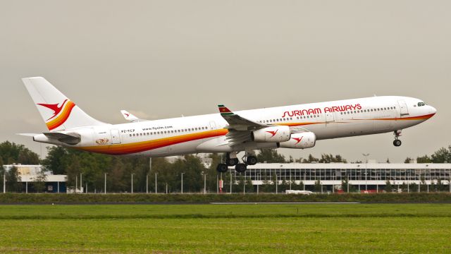 Airbus A340-300 (PZ-TCP)