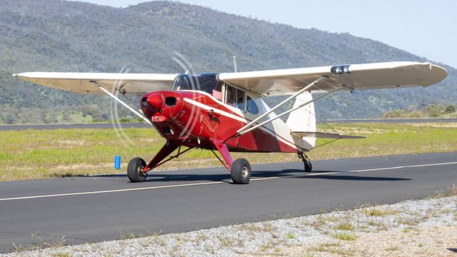 Piper PA-22 Tri-Pacer (N826A)