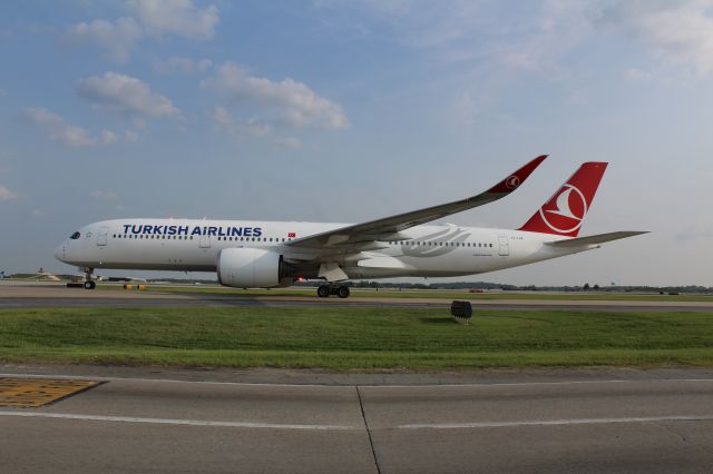 Airbus A350-900 (TC-LGK)