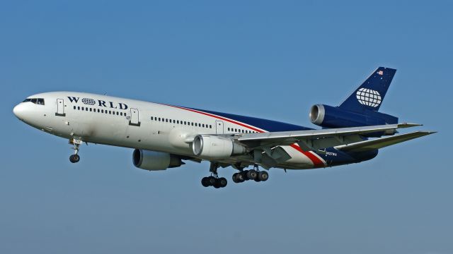 McDonnell Douglas DC-10 (N137WA)