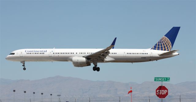 Boeing 757-200 (N75861)