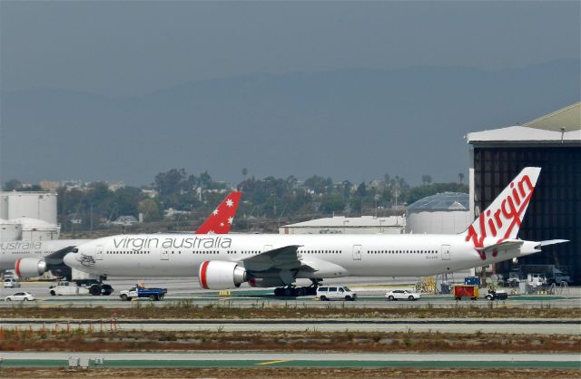 BOEING 777-300 (VH-VPH)