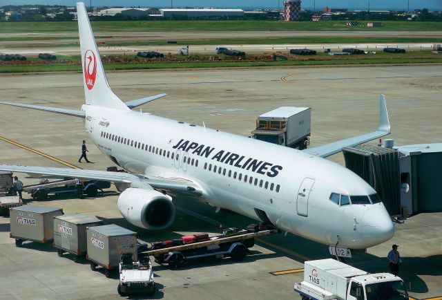 Boeing 737-800 (JA312J) - JAL 737-846 JA312J at Taipei (TPE) on May 25, 2013.