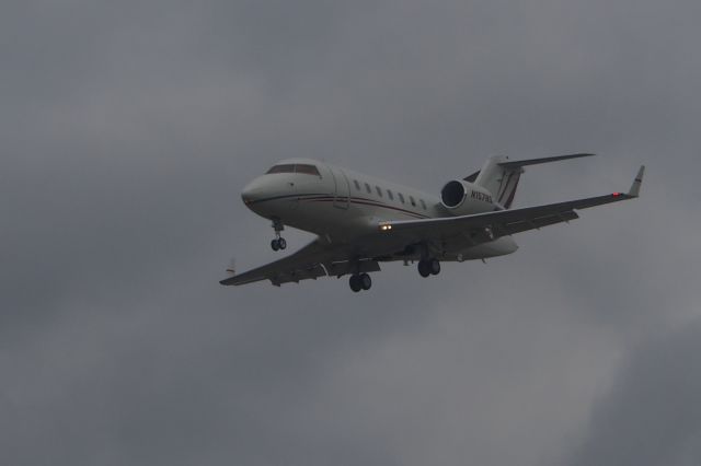 Canadair Challenger (N157NS)