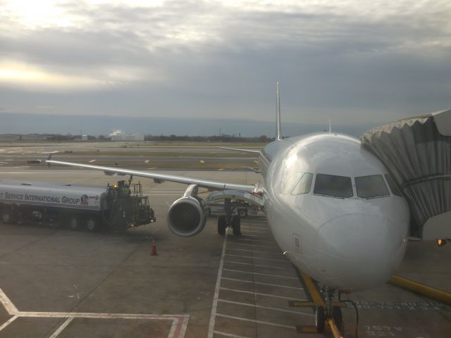 Airbus A321 (N559UW)