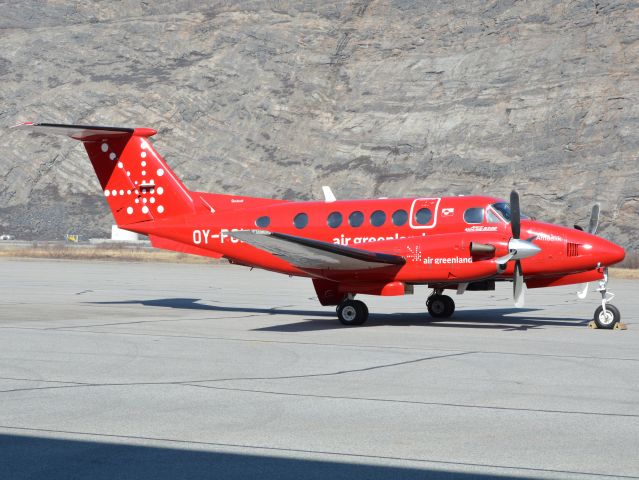 Beechcraft Super King Air 200 (OY-PCL) - Parked