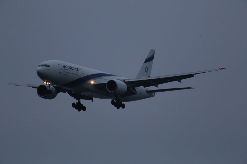 Boeing 777-200 (4X-ECE)